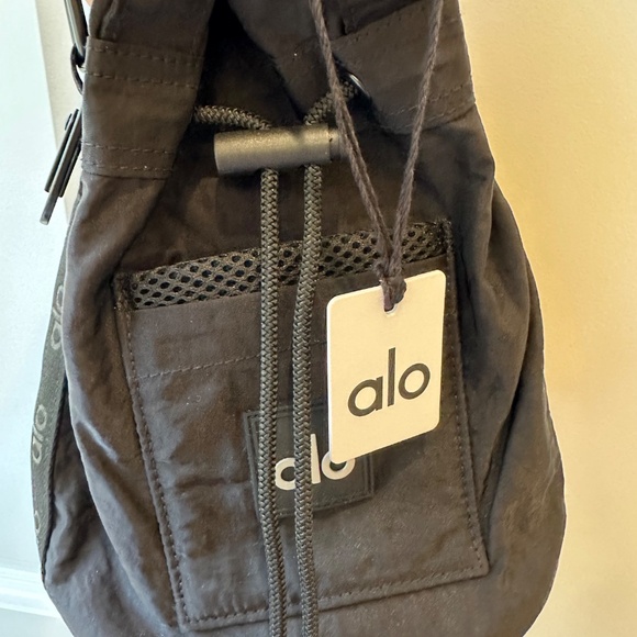 Alo Drawstring Bag NWT - Picture 2 of 3